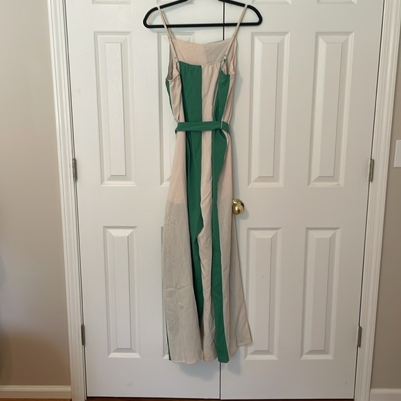 Entro Green and Cream Campbell Jumpsuit NWT Spaghetti Straps Tie Belt Size Large - Picture 3 of 8